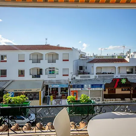 Chic 1km To The Oura Beach البوفيرا